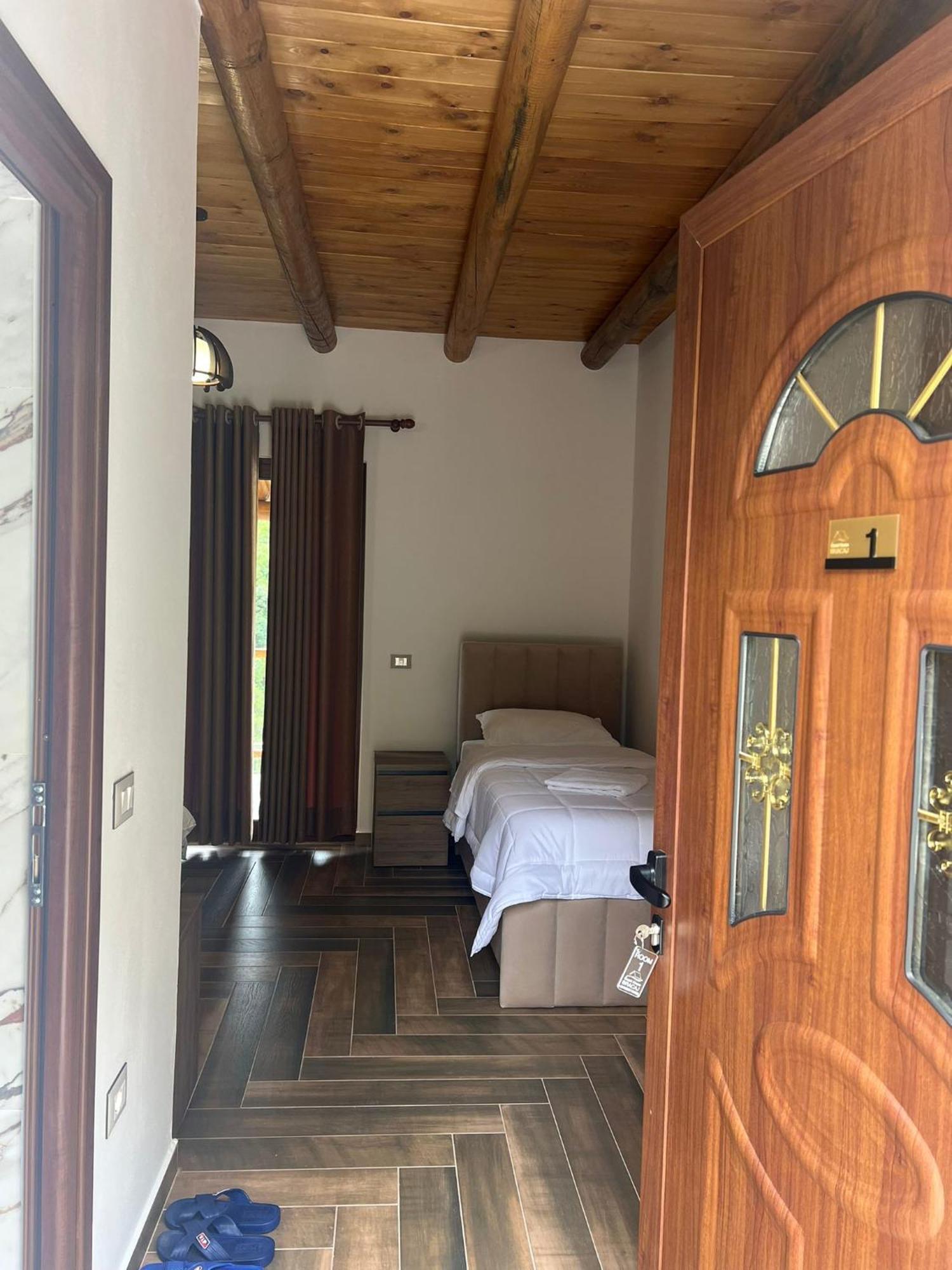 Guest House Bracaj Zhaban Extérieur photo